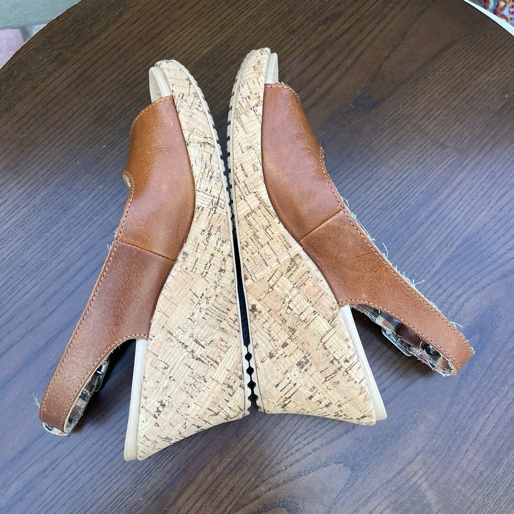 Crocs A Leigh Sandals Women's Size 8 Tan Brown Leather Cork Platform Wedge Shoes - Picture 9 of 16